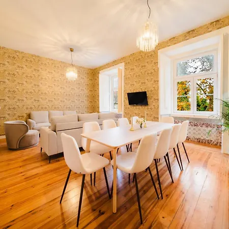 Stylish 5br In