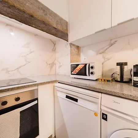 Stylish 5br In Apartment Lissabon