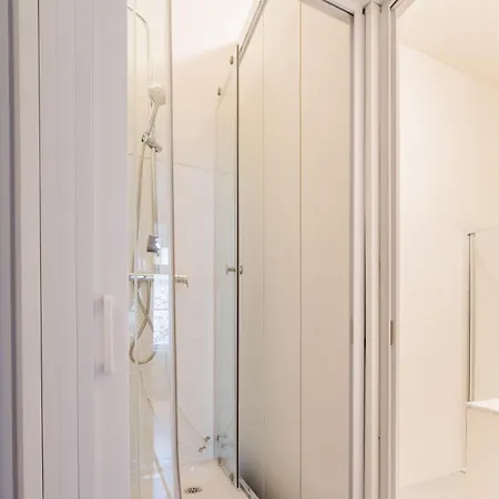 Stylish 5br In