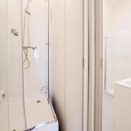 Daire Stylish 5br In Lisboa