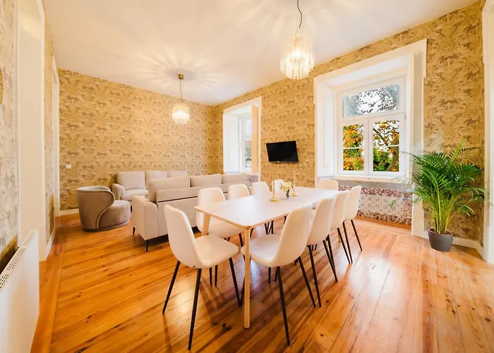 Stylish 5br In