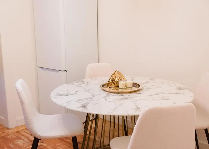 Stylish 5br In Apartament