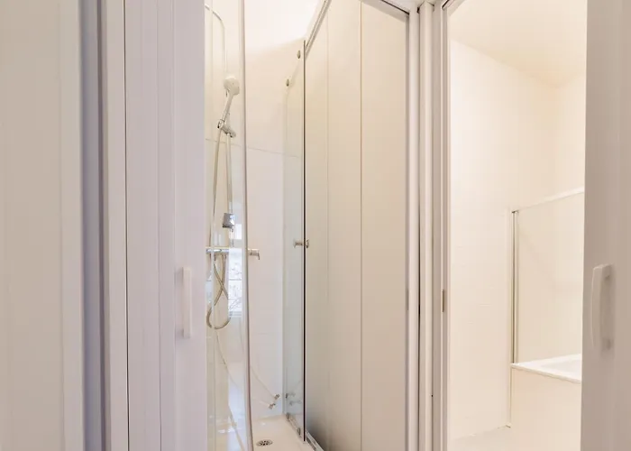 Stylish 5br In
