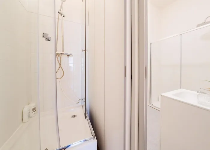 Apartament Stylish 5br In Lizbona