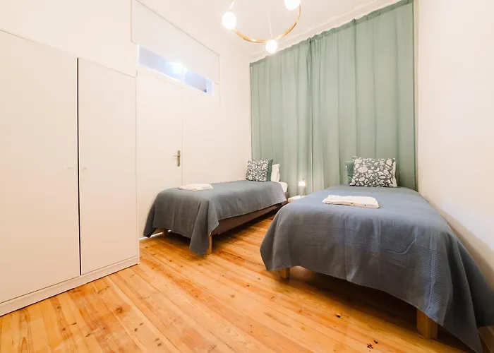 דירה Stylish 5br In