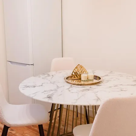 Stylish 5br In شقة