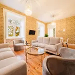 Stylish 5br In Apartment *