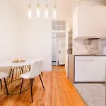 Stylish 5br In Apartment *