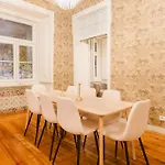 Apartment Stylish 5br In *